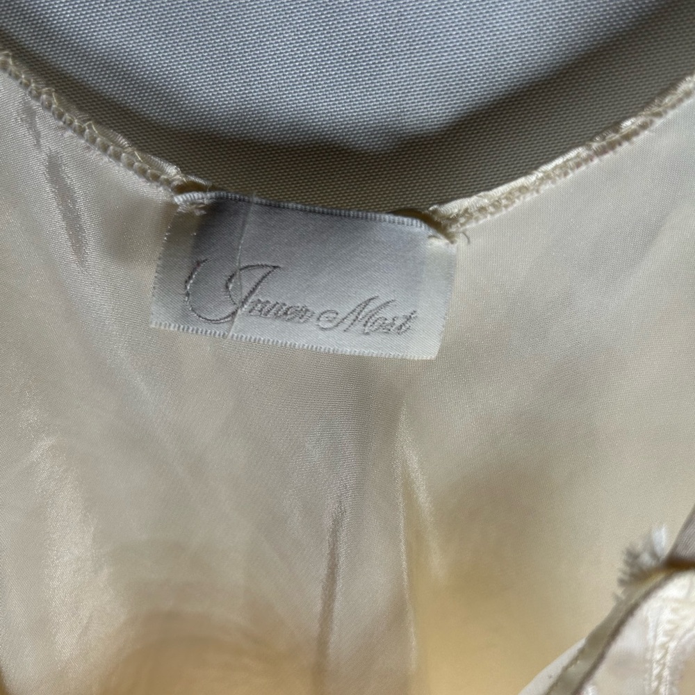 Elegant Cream Satin Nightgown - Picture 2 of 4